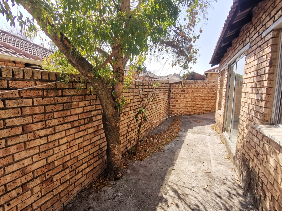 3 Bedroom Property for Sale in Esther Park Gauteng