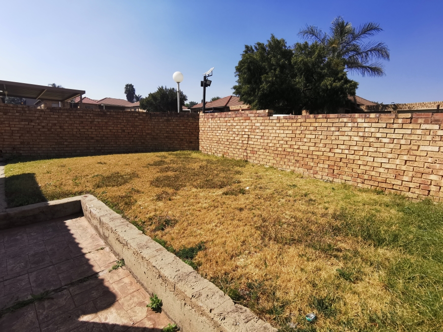 3 Bedroom Property for Sale in Esther Park Gauteng