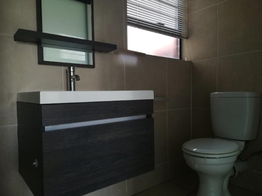 2 Bedroom Property for Sale in Greenstone Hill Gauteng