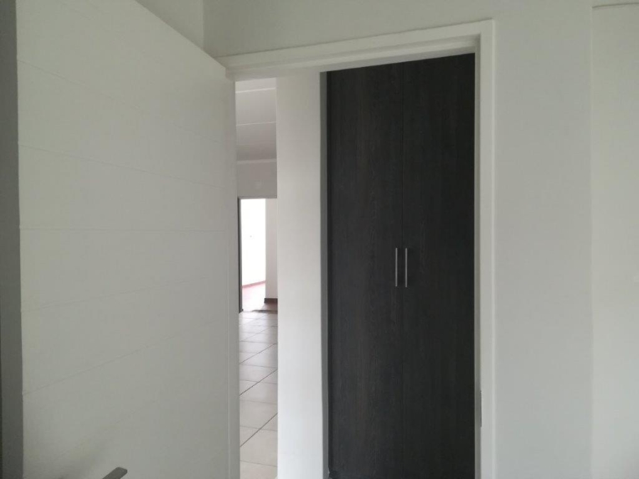 2 Bedroom Property for Sale in Greenstone Hill Gauteng