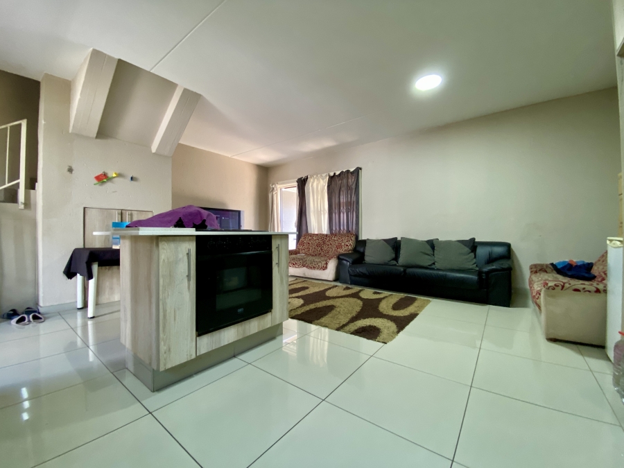 2 Bedroom Property for Sale in Greenstone Hill Gauteng