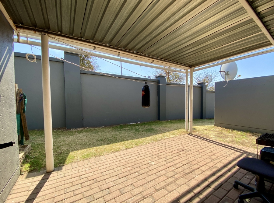 2 Bedroom Property for Sale in Greenstone Hill Gauteng