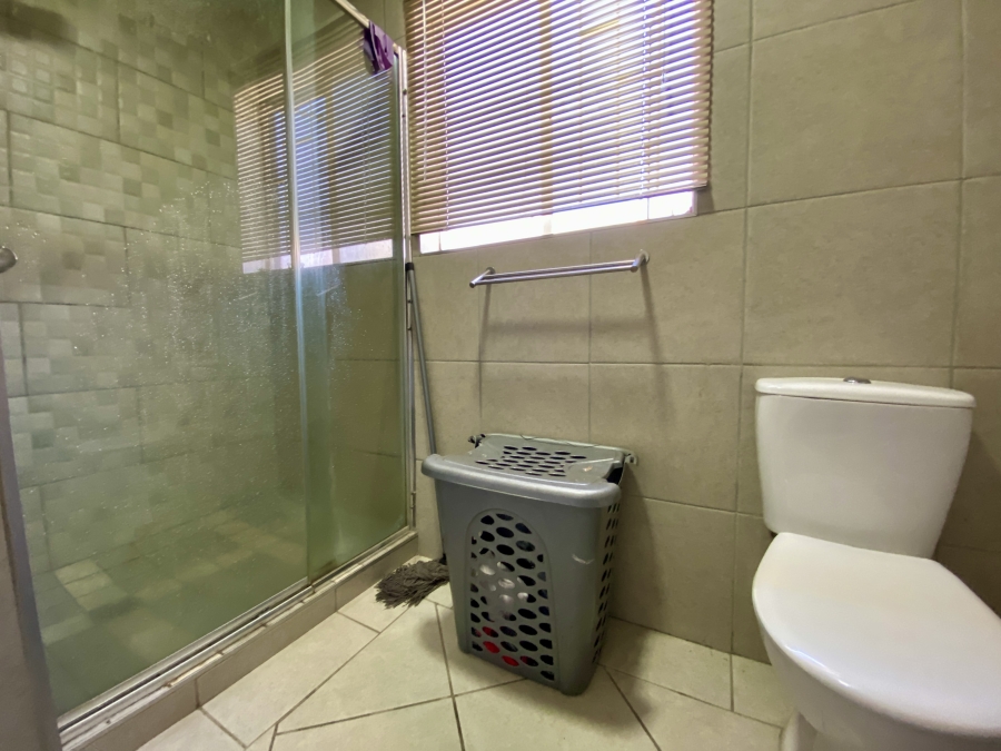 2 Bedroom Property for Sale in Greenstone Hill Gauteng