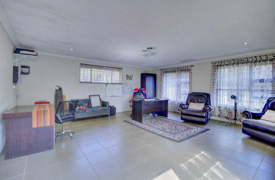 4 Bedroom Property for Sale in Buccleuch Gauteng