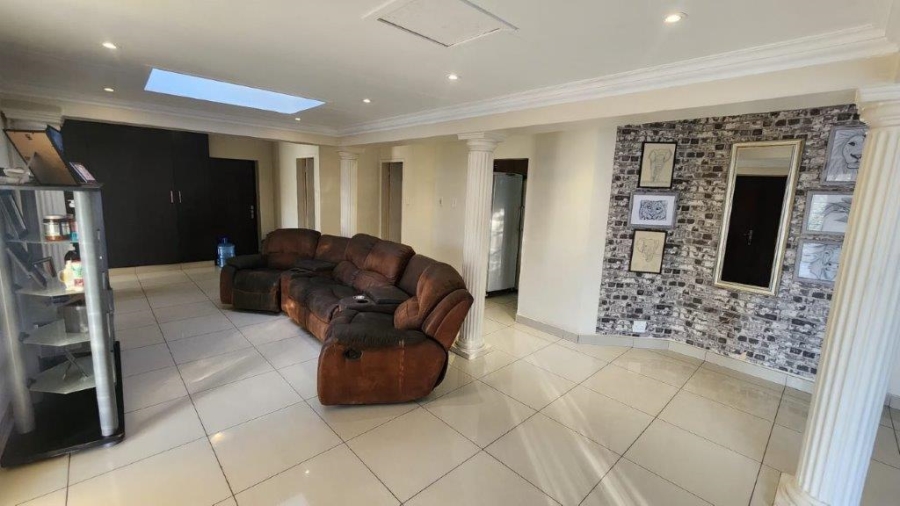 5 Bedroom Property for Sale in Albemarle Gauteng