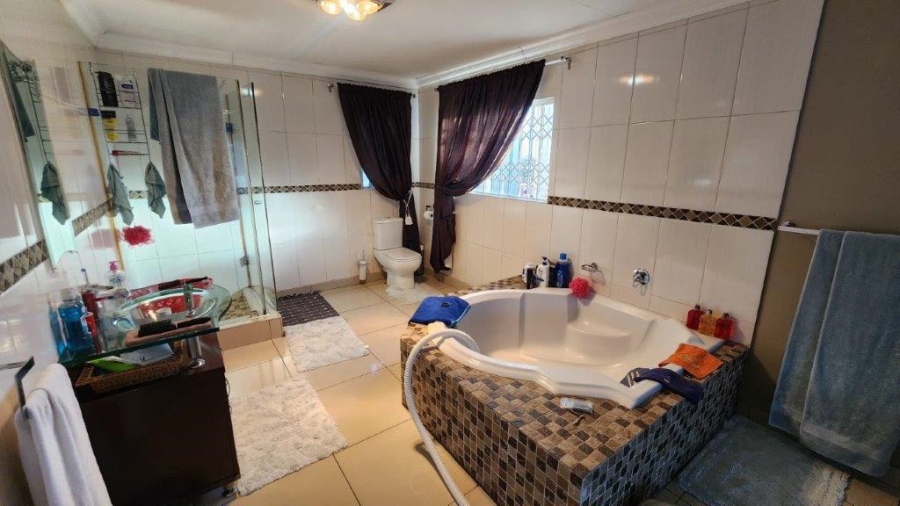 5 Bedroom Property for Sale in Albemarle Gauteng