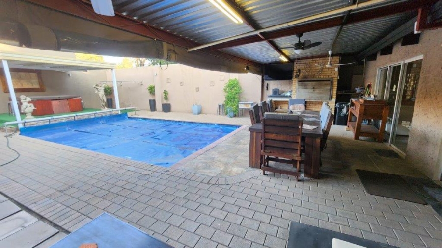 5 Bedroom Property for Sale in Albemarle Gauteng