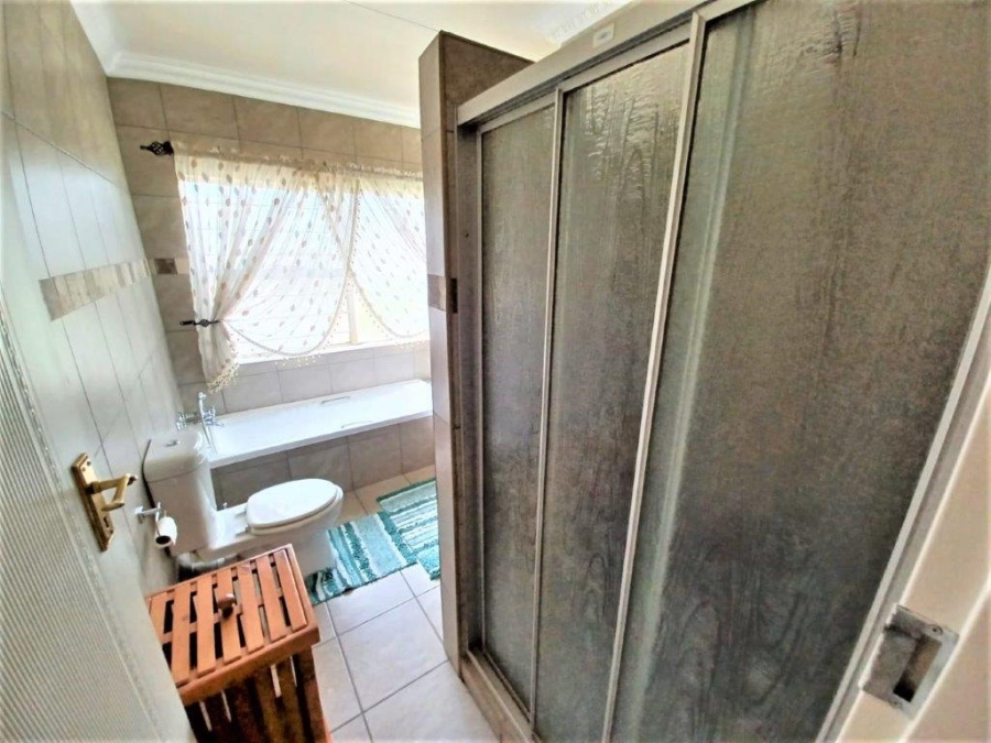 5 Bedroom Property for Sale in Meyersdal Gauteng