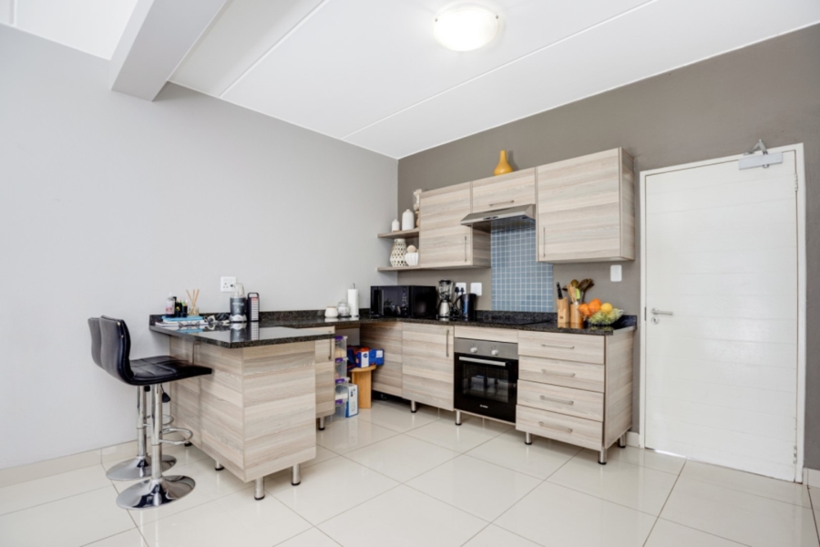 2 Bedroom Property for Sale in Blue Hills Gauteng