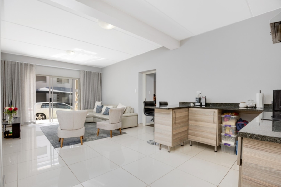 2 Bedroom Property for Sale in Blue Hills Gauteng