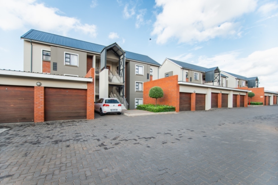 2 Bedroom Property for Sale in Louwlardia Gauteng