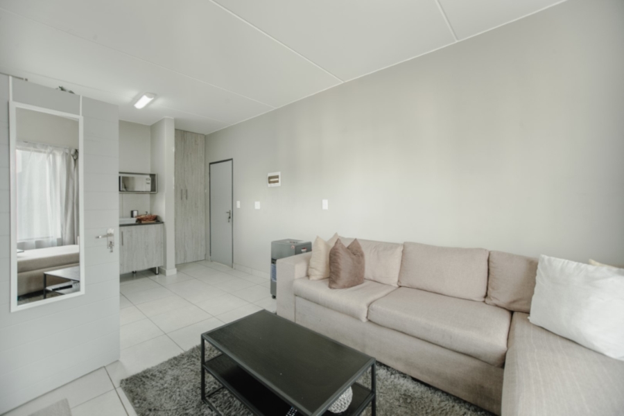 1 Bedroom Property for Sale in Glen Austin Gauteng