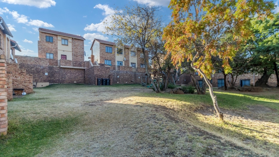 2 Bedroom Property for Sale in Halfway Gardens Gauteng