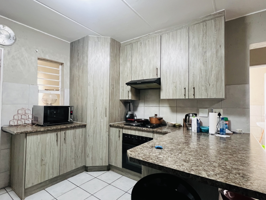 2 Bedroom Property for Sale in Wilgeheuwel Gauteng