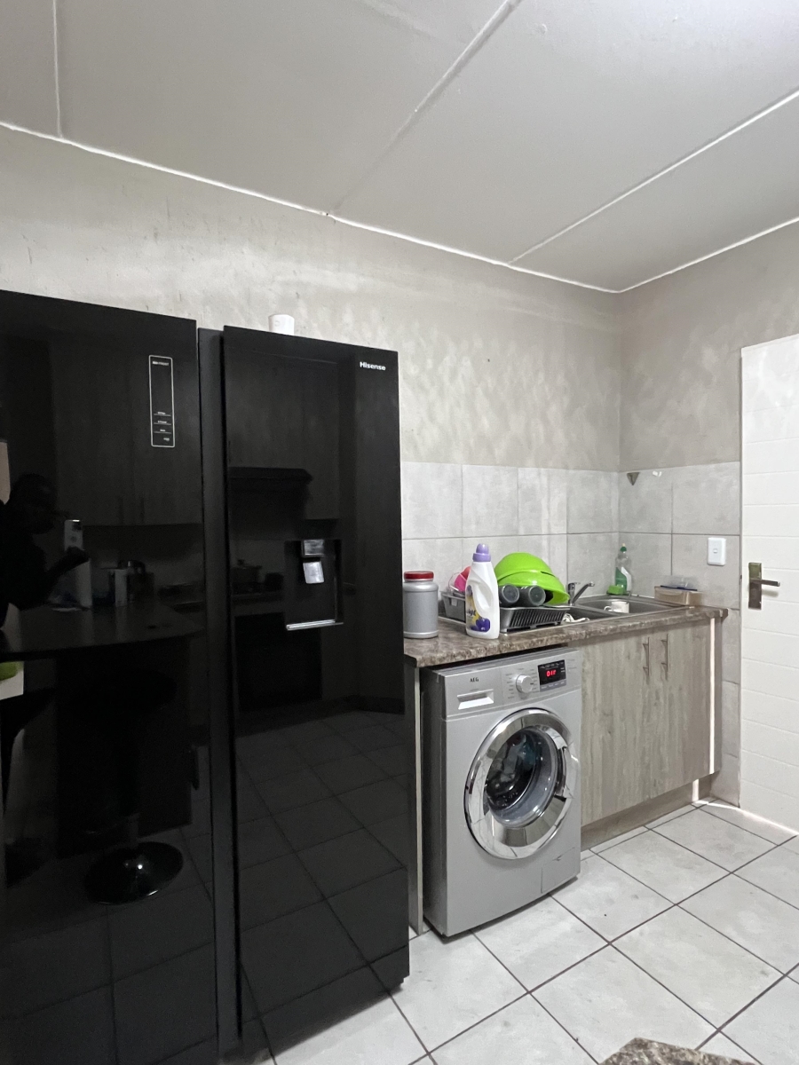 2 Bedroom Property for Sale in Wilgeheuwel Gauteng