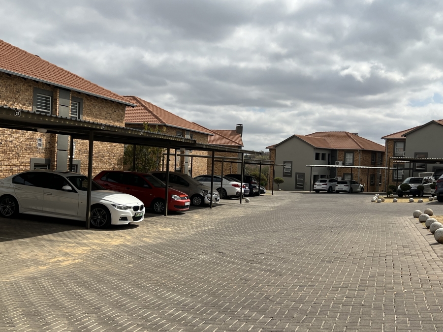 2 Bedroom Property for Sale in Wilgeheuwel Gauteng