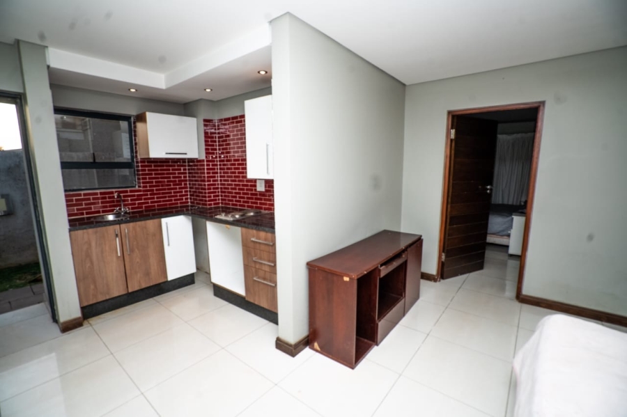 5 Bedroom Property for Sale in Kempton Park Ah Gauteng