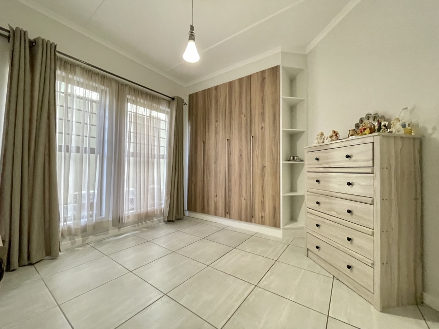 To Let 3 Bedroom Property for Rent in Waterfall Gauteng