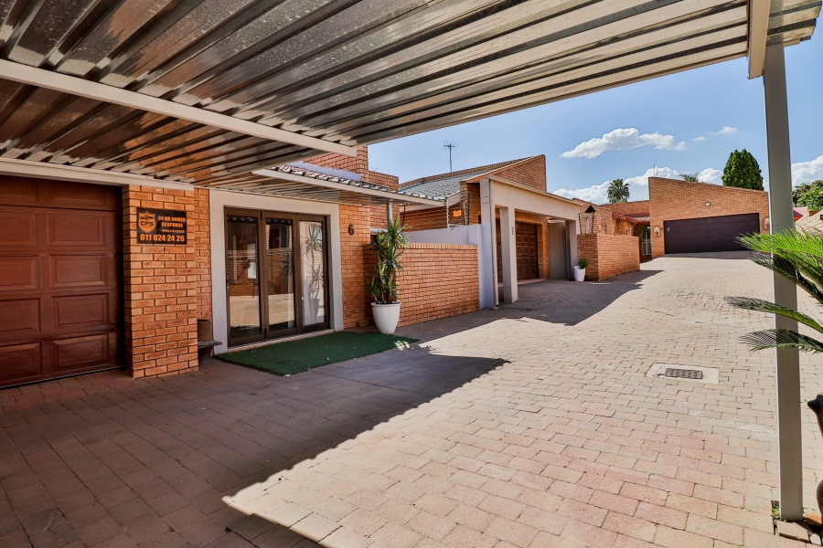 4 Bedroom Property for Sale in Meyersdal Gauteng