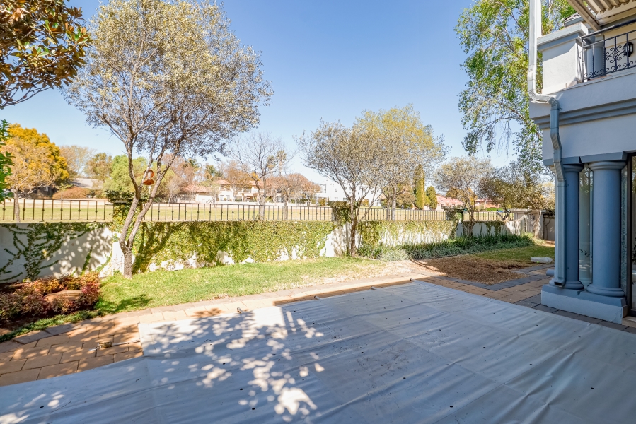 To Let 4 Bedroom Property for Rent in Silver Lakes Golf Estate Gauteng