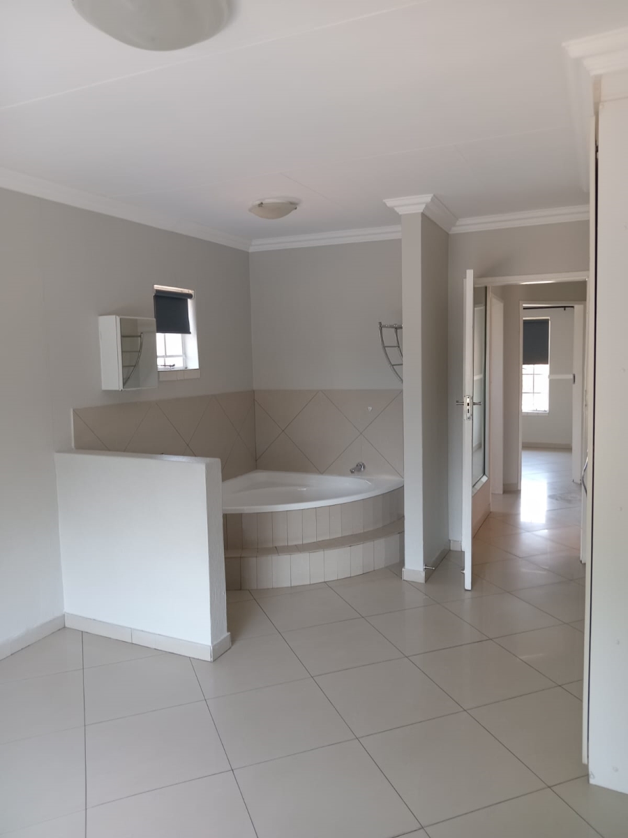 3 Bedroom Property for Sale in Beyers Park Gauteng