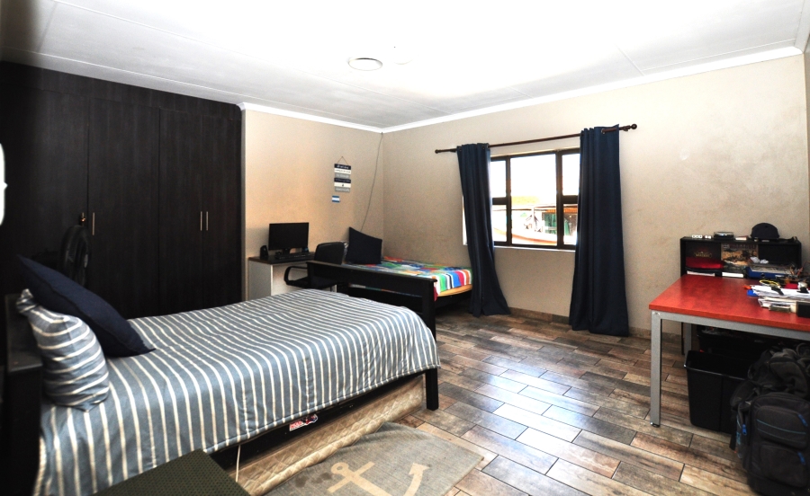 5 Bedroom Property for Sale in Randjesfontein A H Gauteng