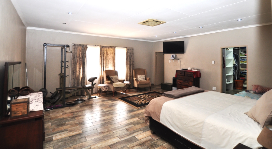 5 Bedroom Property for Sale in Randjesfontein A H Gauteng