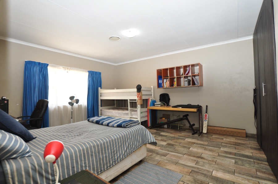 5 Bedroom Property for Sale in Randjesfontein A H Gauteng