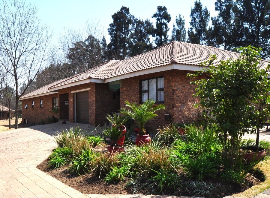 5 Bedroom Property for Sale in Randjesfontein A H Gauteng