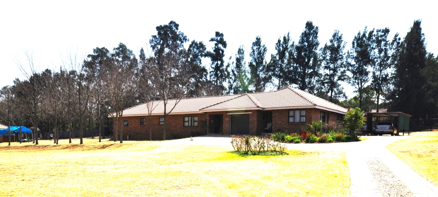 5 Bedroom Property for Sale in Randjesfontein A H Gauteng