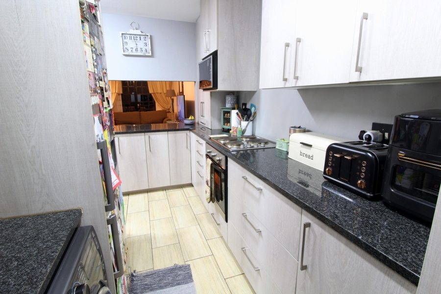 3 Bedroom Property for Sale in Hennopspark Gauteng