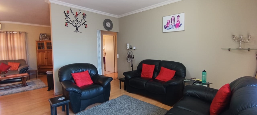 3 Bedroom Property for Sale in New Redruth Gauteng