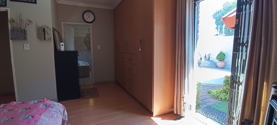 3 Bedroom Property for Sale in New Redruth Gauteng