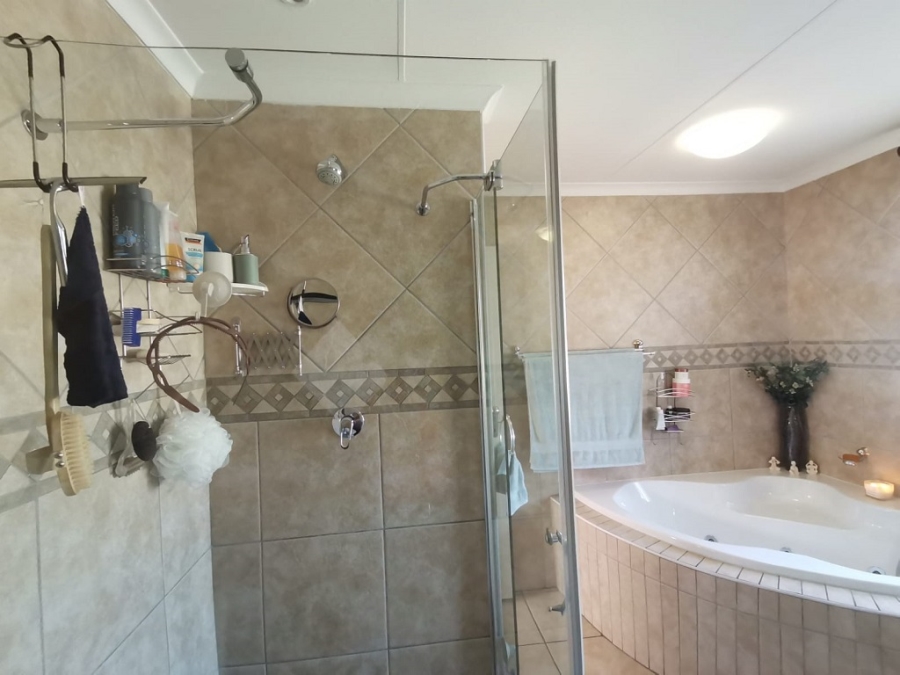 3 Bedroom Property for Sale in Bassonia Gauteng