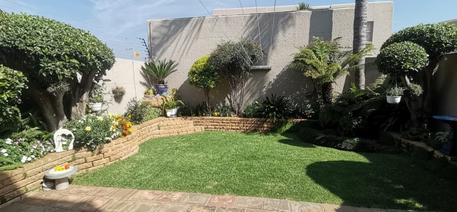 3 Bedroom Property for Sale in Bassonia Gauteng