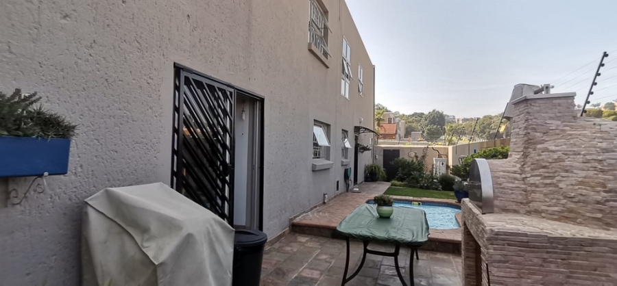 3 Bedroom Property for Sale in Bassonia Gauteng