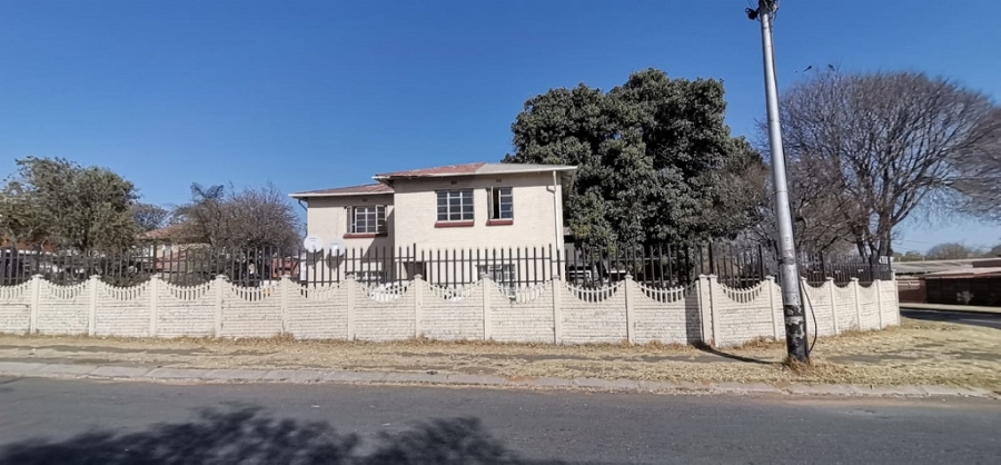 3 Bedroom Property for Sale in Crown Gardens Gauteng