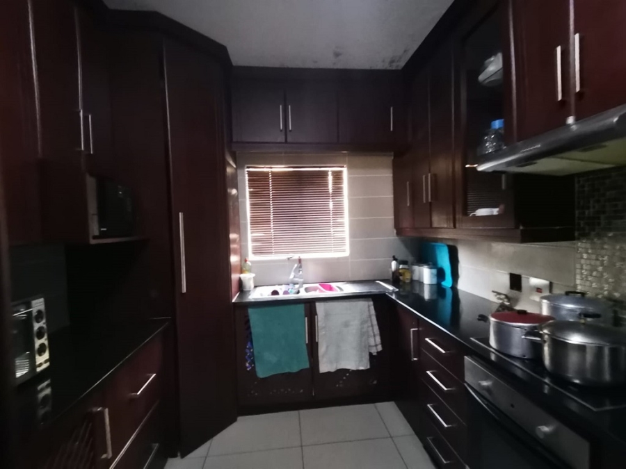 3 Bedroom Property for Sale in Crown Gardens Gauteng