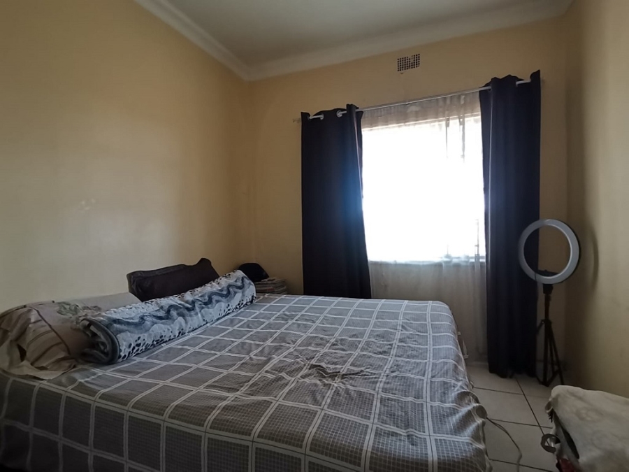 3 Bedroom Property for Sale in Crown Gardens Gauteng