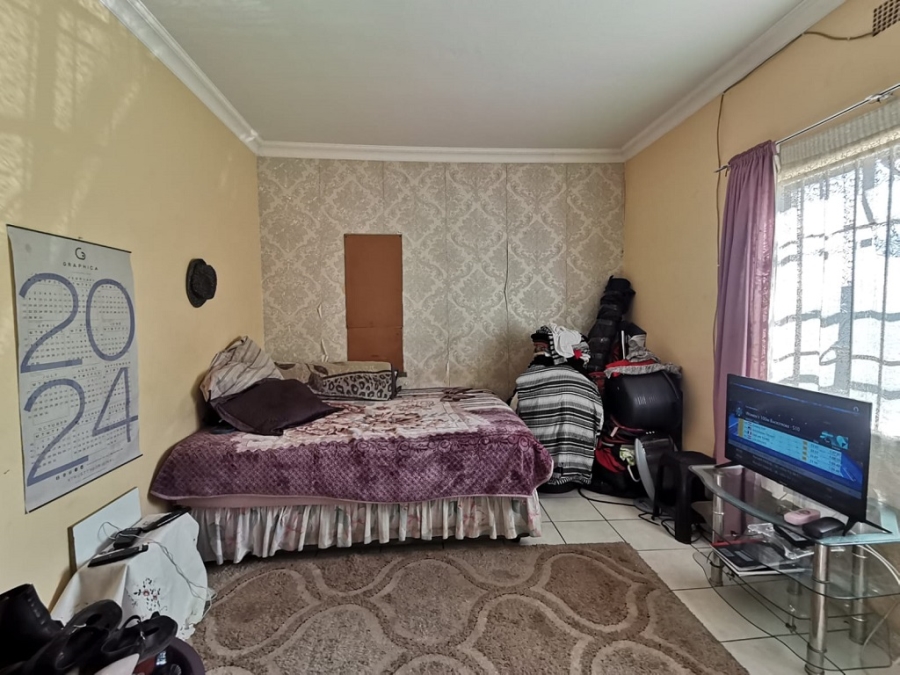 3 Bedroom Property for Sale in Crown Gardens Gauteng