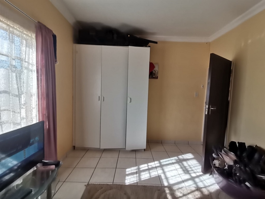 3 Bedroom Property for Sale in Crown Gardens Gauteng