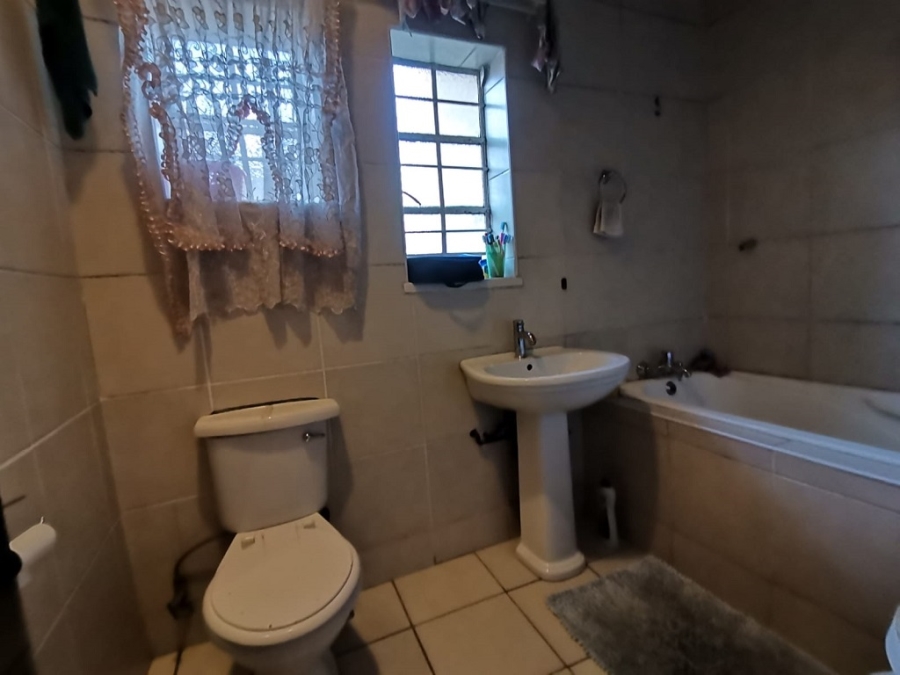 3 Bedroom Property for Sale in Crown Gardens Gauteng