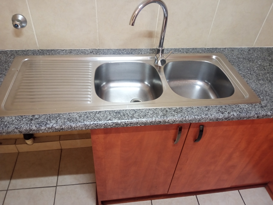 To Let 2 Bedroom Property for Rent in Comet Gauteng