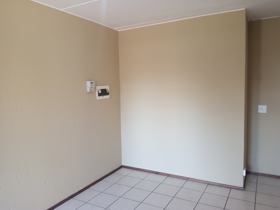 To Let 2 Bedroom Property for Rent in Comet Gauteng