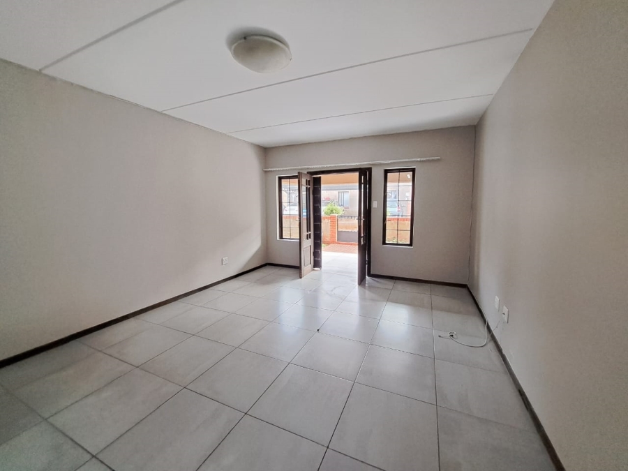 2 Bedroom Property for Sale in Kenleaf Gauteng