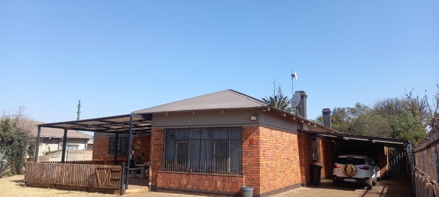 3 Bedroom Property for Sale in Casseldale Gauteng