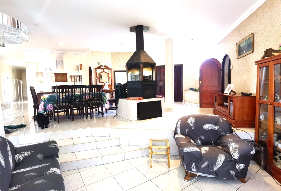 5 Bedroom Property for Sale in Heuweloord Gauteng