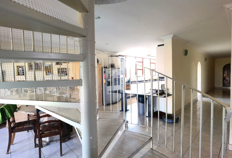 5 Bedroom Property for Sale in Heuweloord Gauteng