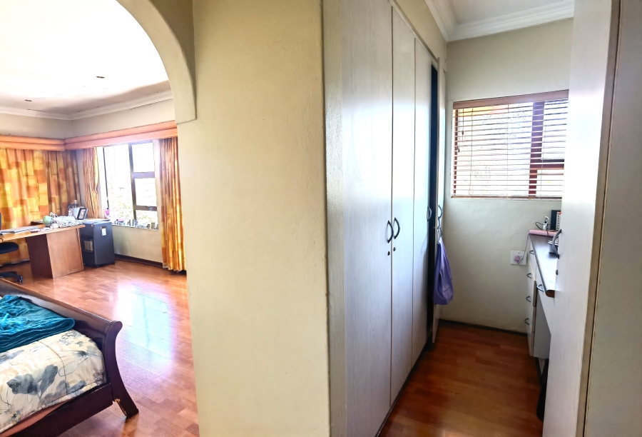 5 Bedroom Property for Sale in Heuweloord Gauteng