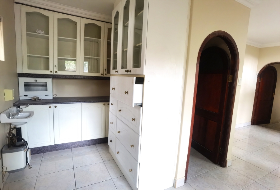 5 Bedroom Property for Sale in Heuweloord Gauteng